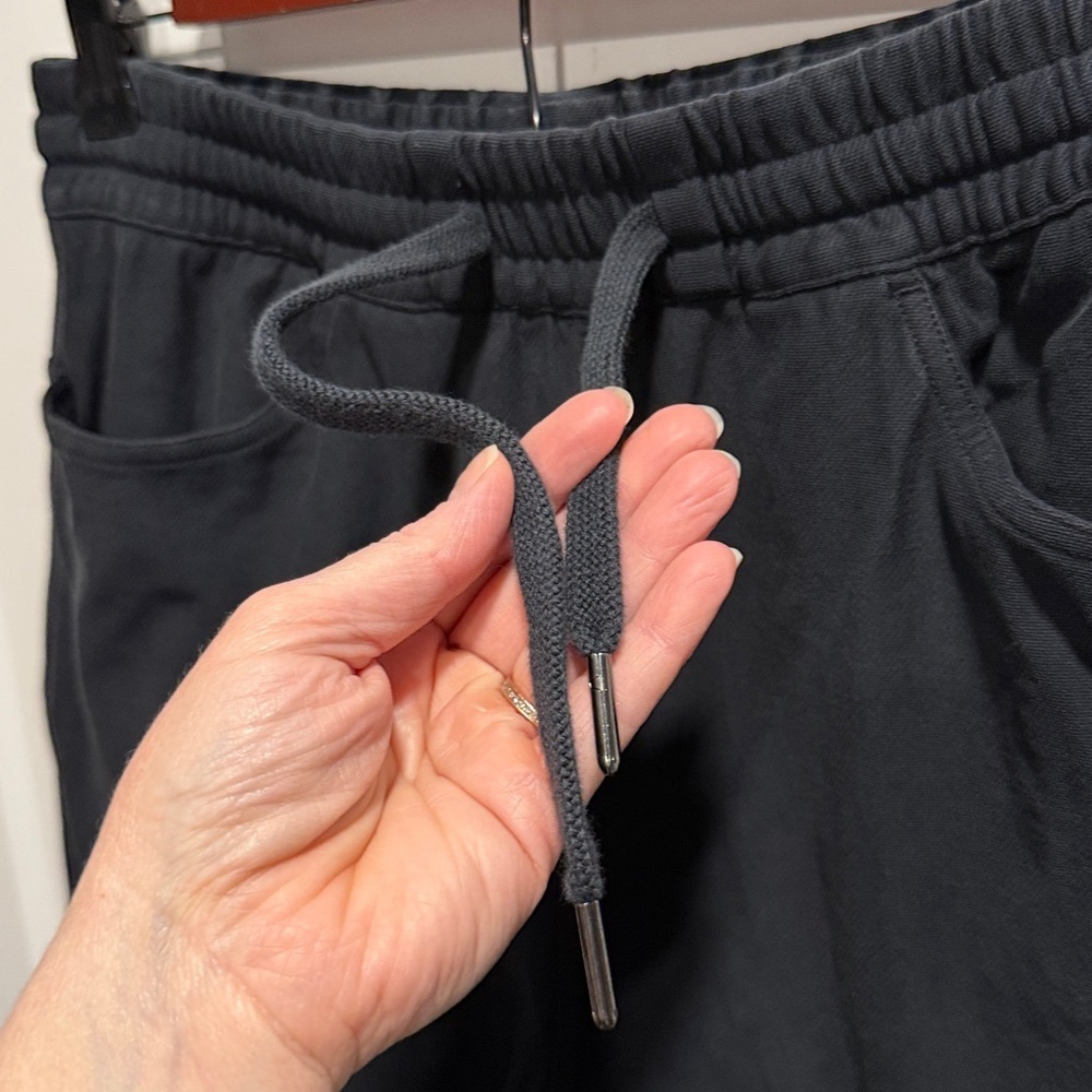 Athleta Straight Leg Black Pull On Pants Mid Weight Fabric Size Small EUC - Picture 5 of 11